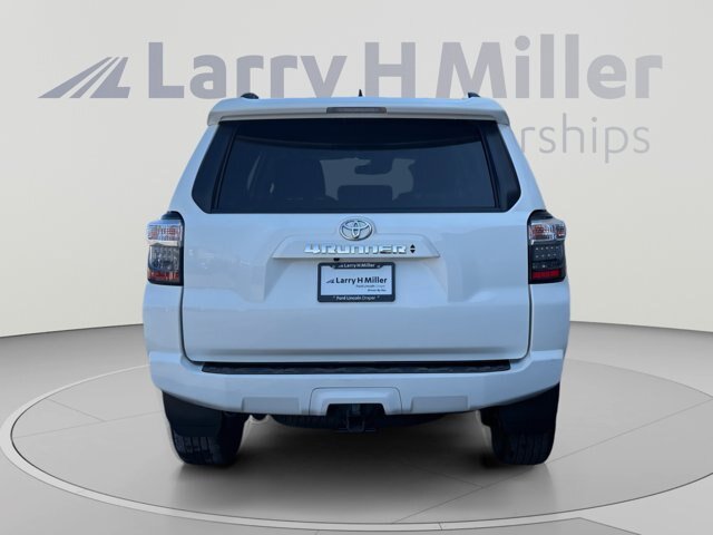Used 2021 Toyota 4Runner SR5 AWD/4WD image 4