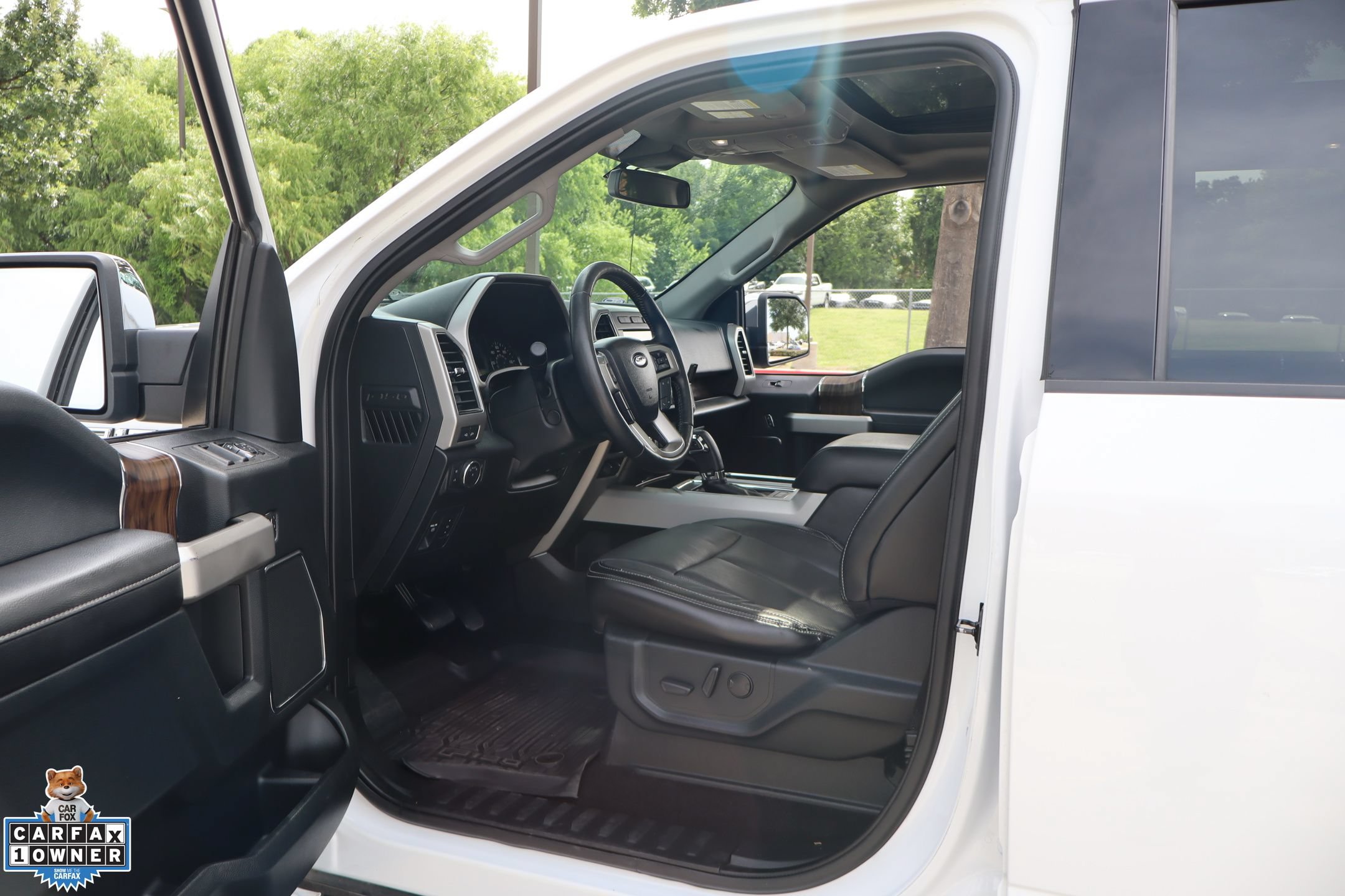 Certified 2019 Ford F150 Lariat w/ Equipment Group 502A Luxury AWD/4WD image 24