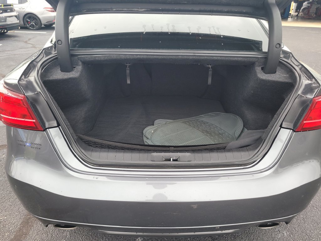 Used 2017 Nissan Maxima Platinum w/ Medallion Package FWD image 8