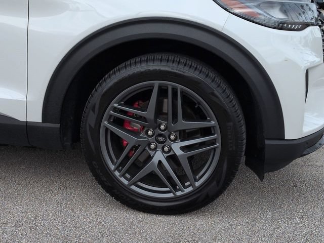 Certified 2025 Ford Explorer ST RWD image 11