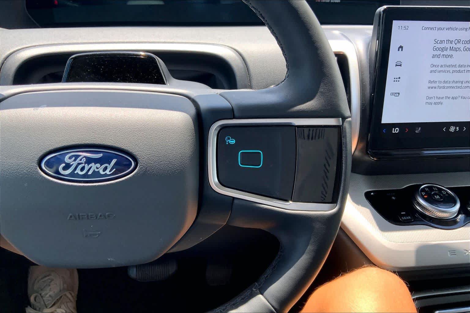 Certified 2025 Ford Expedition Active AWD/4WD image 24
