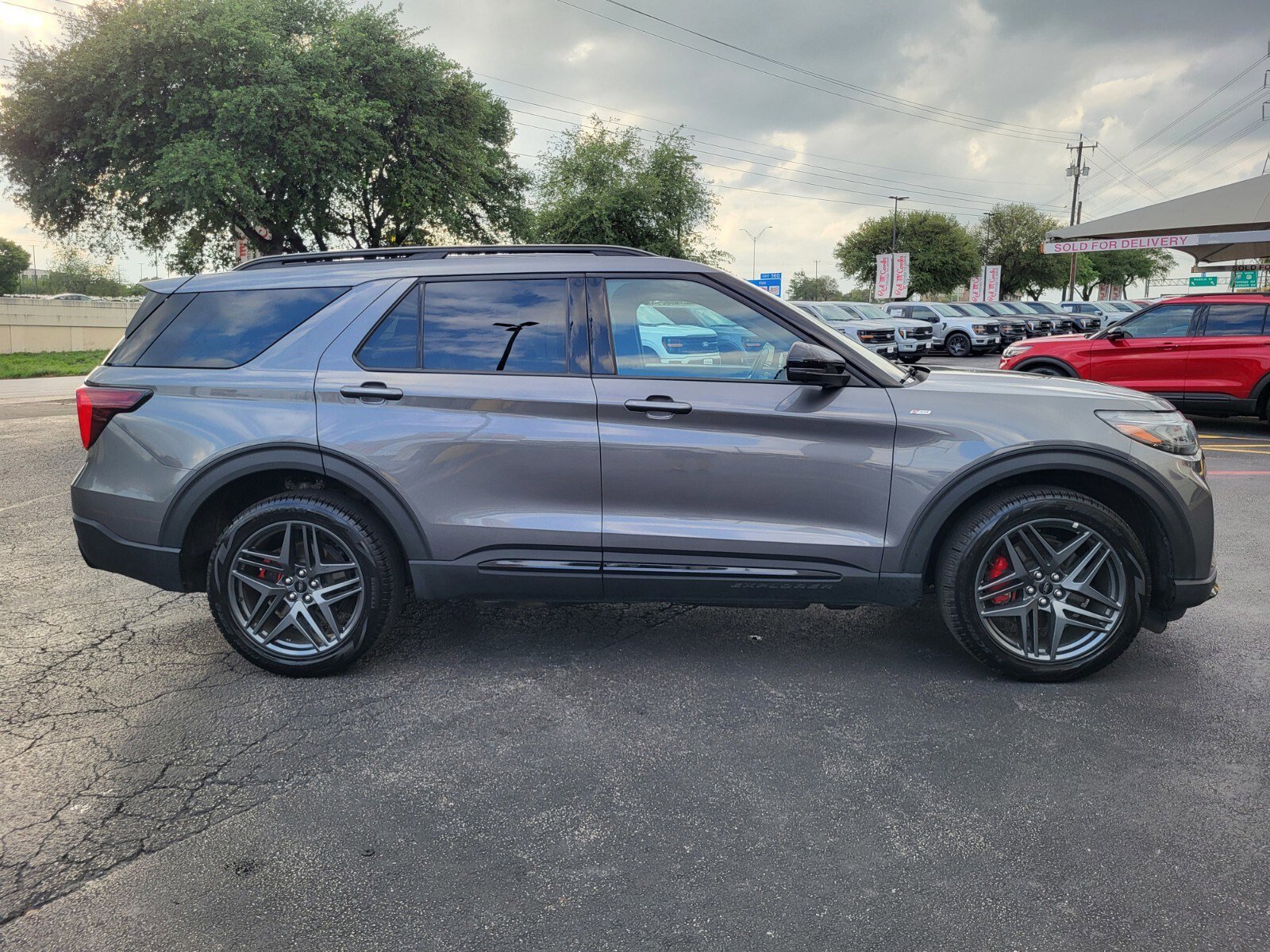 Certified 2025 Ford Explorer ST-Line w/ ST-Line Street Pack AWD/4WD image 2