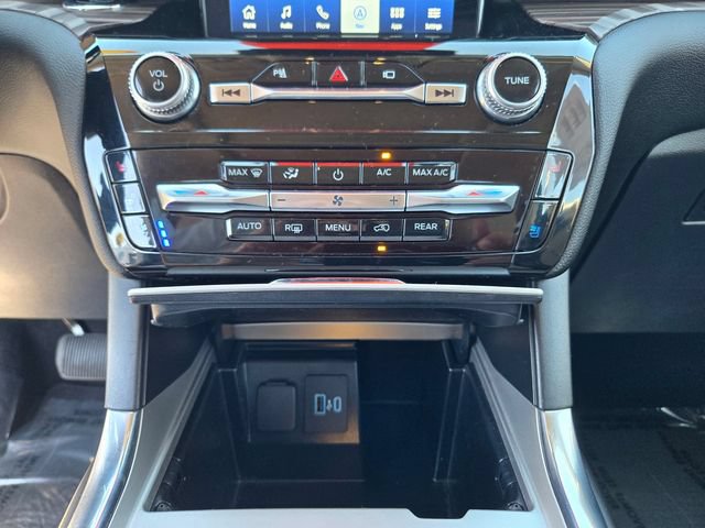 Certified 2022 Ford Explorer Limited w/ Limited Technology Package AWD/4WD image 17