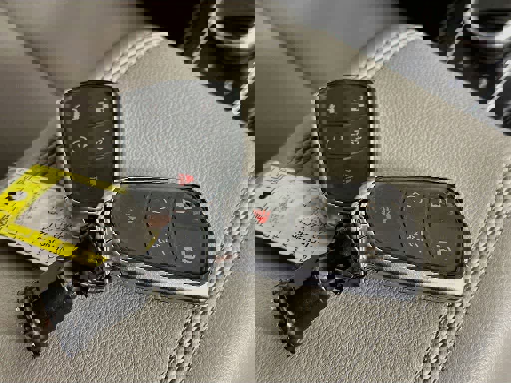 Used 2022 Cadillac XT4 Luxury w/ Cold Weather Package image 25