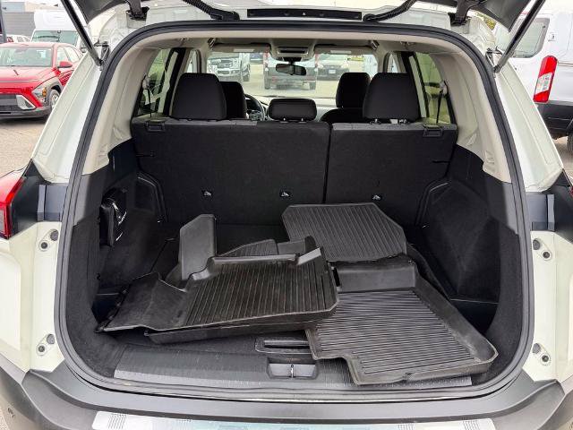 Used 2023 Nissan Rogue SV AWD/4WD image 16