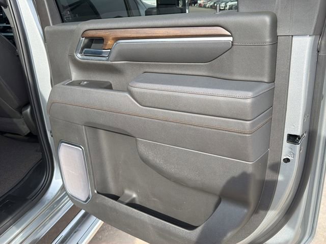 Used 2025 Chevrolet Silverado 3500 High Country w/ High Country Premium Package image 13