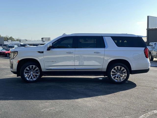Used 2024 GMC Yukon XL SLT w/ SLT Luxury Package image 2