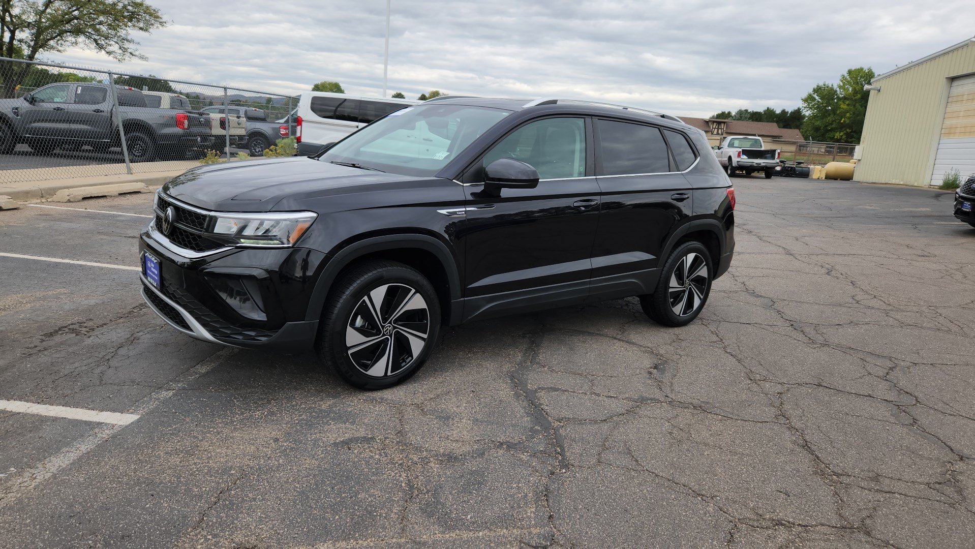 Used 2024 Volkswagen Taos SE AWD/4WD image 5