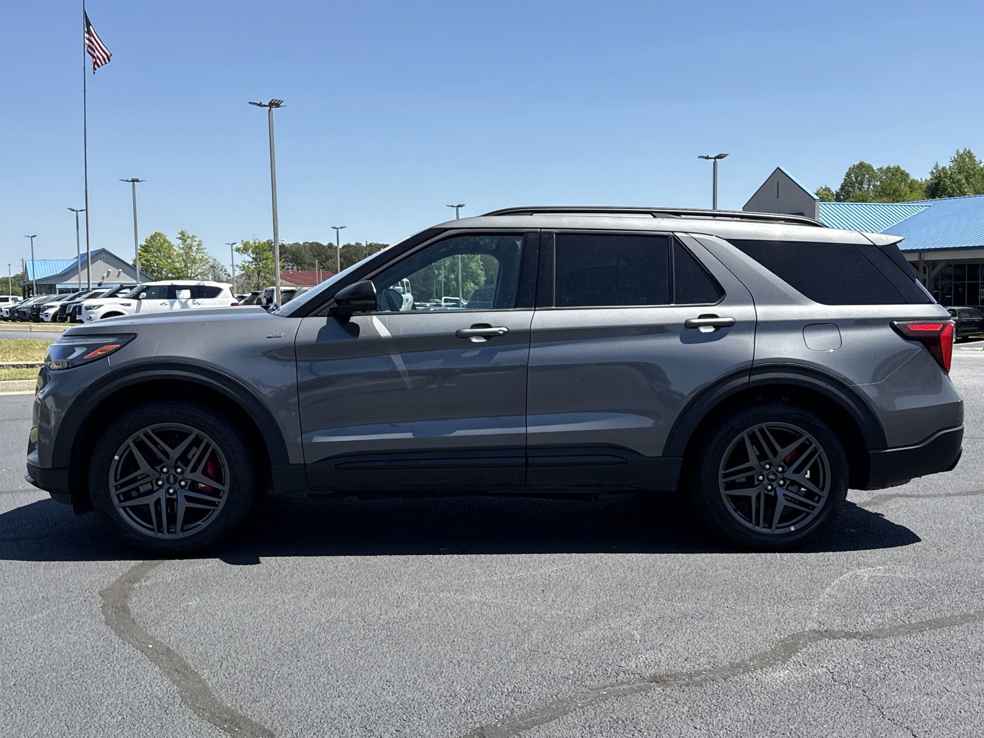 Certified 2025 Ford Explorer ST-Line w/ ST-Line Street Pack image 17