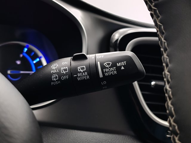 Used 2024 Chrysler Pacifica Limited FWD image 39
