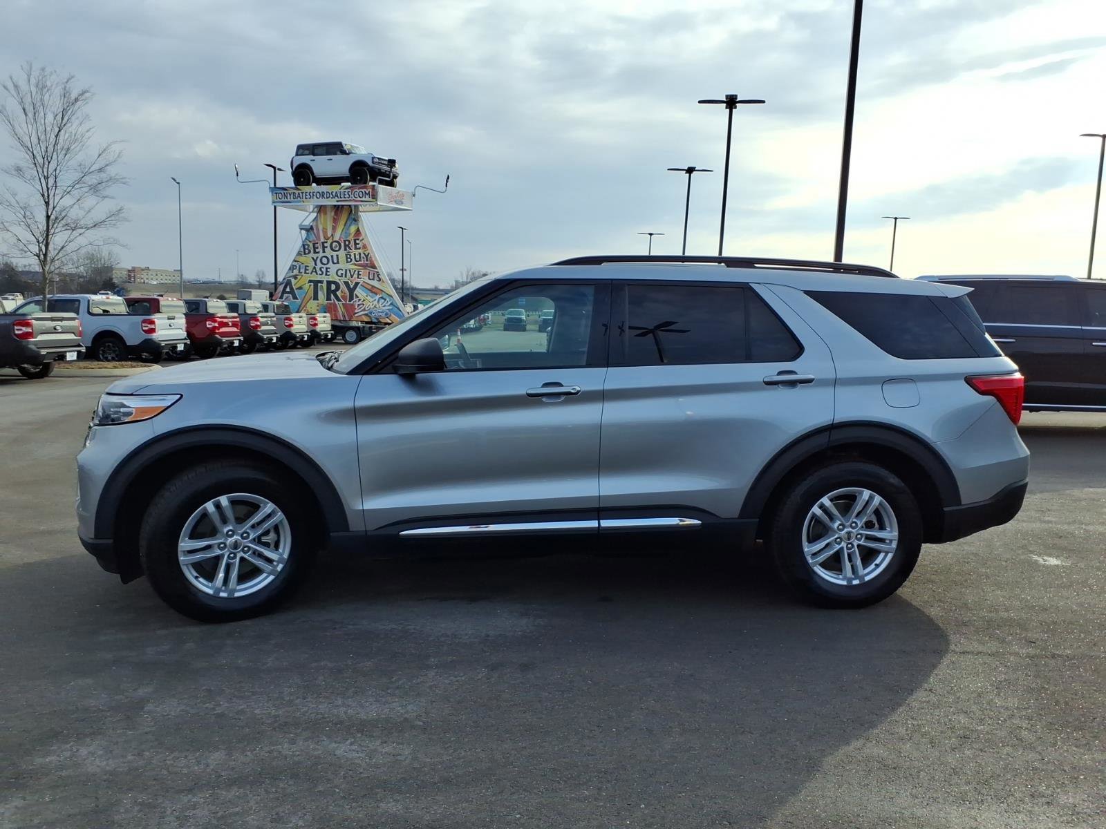 Certified 2024 Ford Explorer XLT w/ Equipment Group 202A image 2