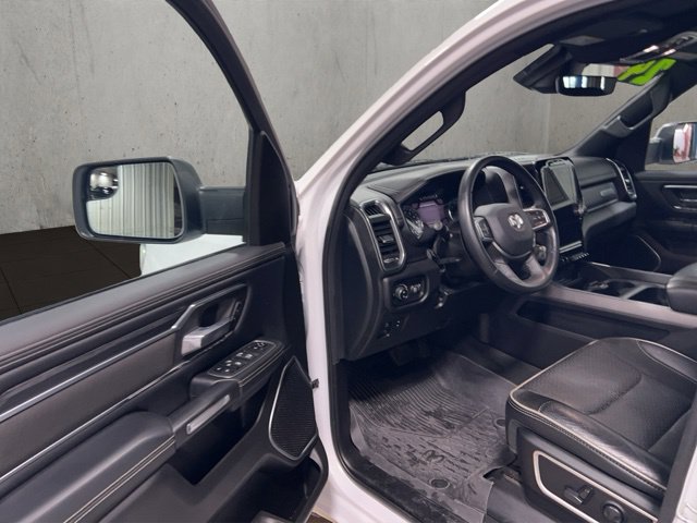 Used 2024 RAM 1500 Laramie AWD/4WD image 16