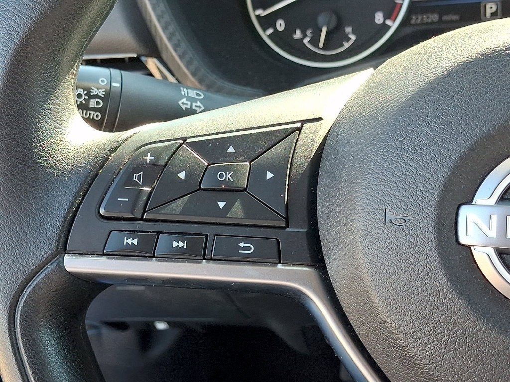 Used 2025 Nissan Sentra SV FWD image 19