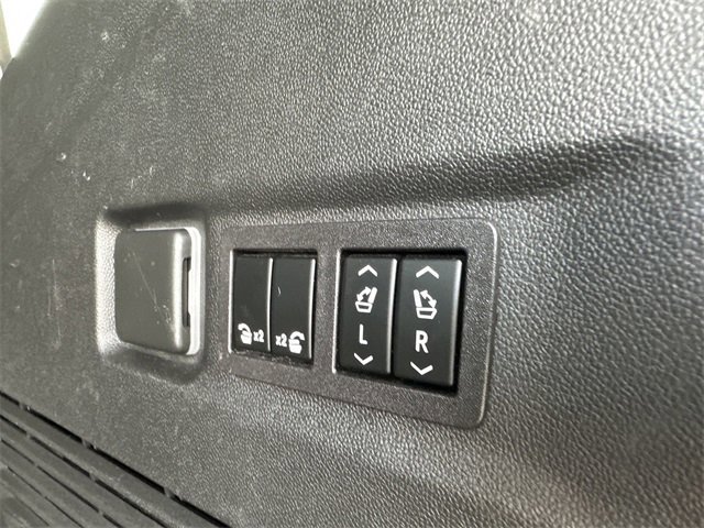 Used 2023 Chevrolet Suburban RST w/ Sport Performance Package image 46