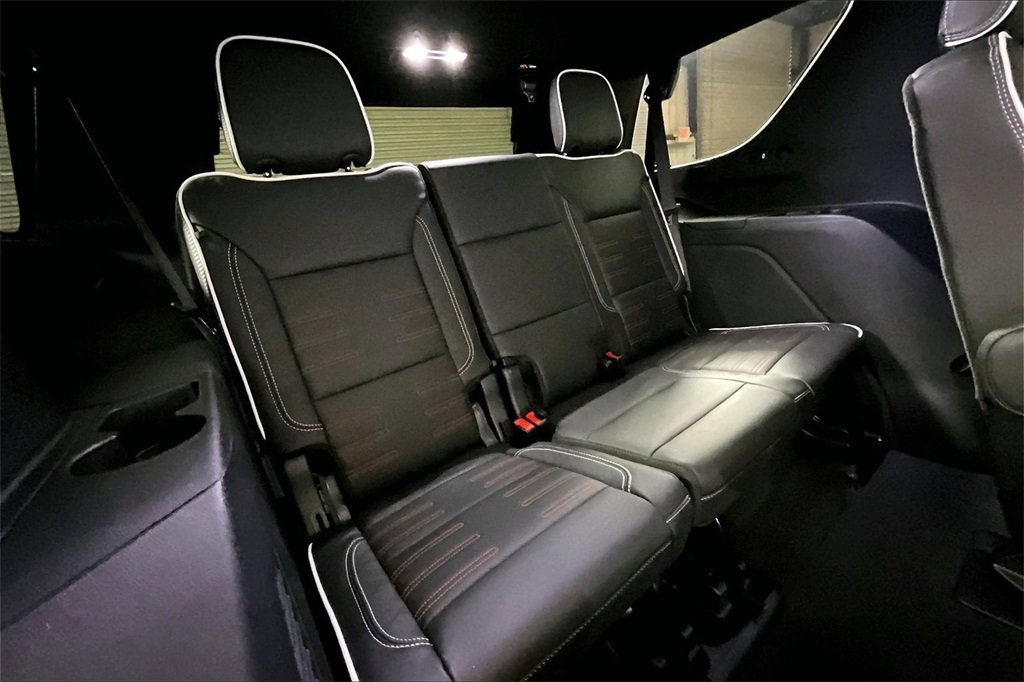 Used 2025 GMC Yukon AT4 Ultimate image 23