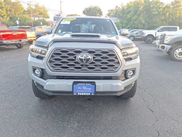 Used 2020 Toyota Tacoma TRD Sport w/ TRD Premium Sport Package AWD/4WD image 8