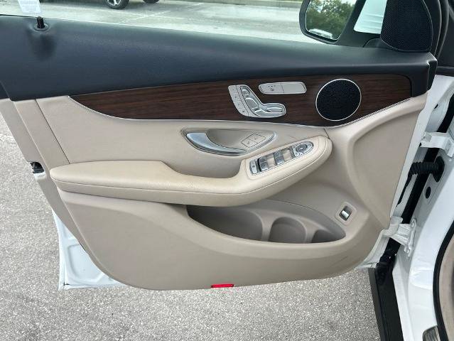 Used 2022 Mercedes-Benz GLC 300 image 12