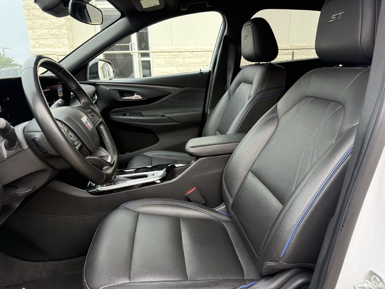 Used 2025 Buick Envista Sport Touring FWD image 22