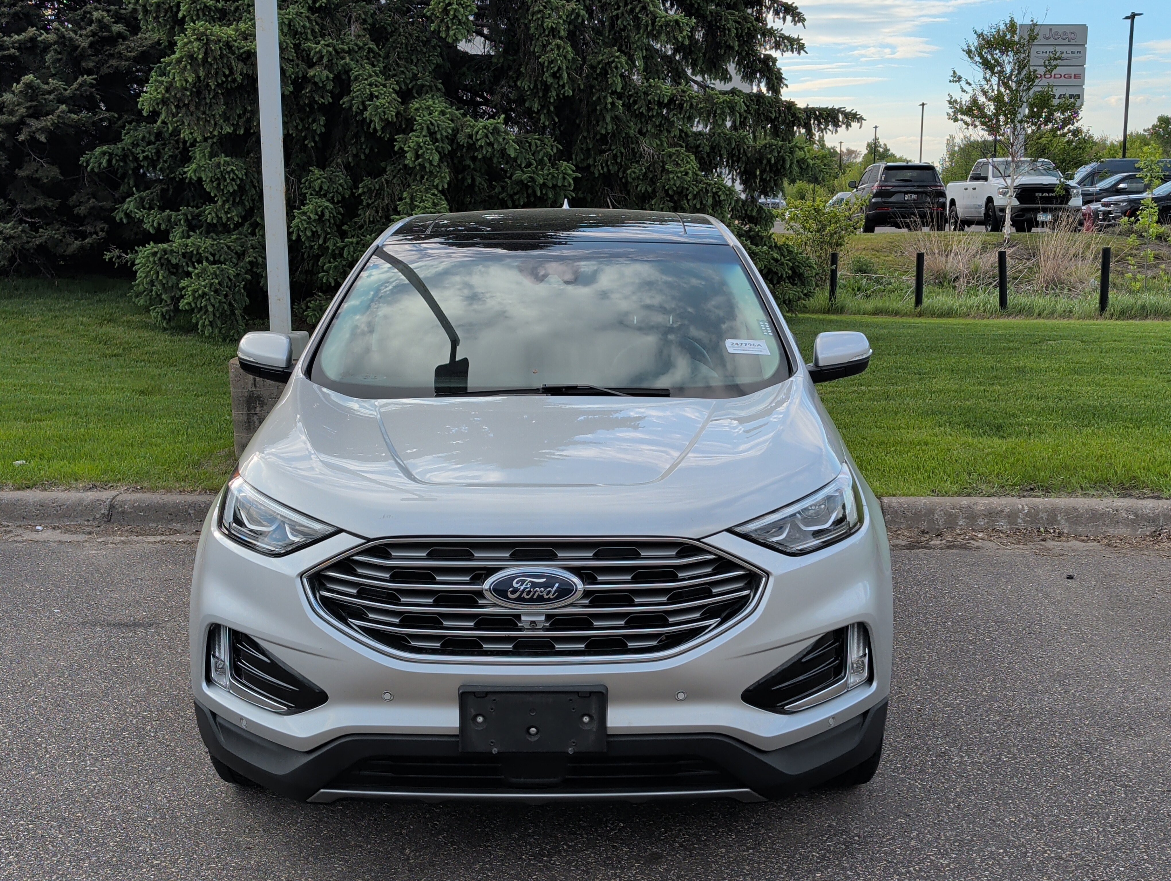 Certified 2019 Ford Edge Titanium w/ Equipment Group 301A AWD/4WD image 5