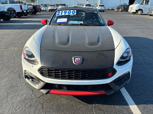 Used 2020 FIAT 124 Spider Abarth w/ Convenience Group RWD image 2