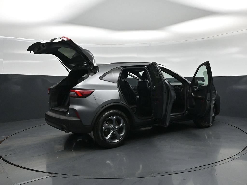 Certified 2025 Ford Escape ST-Line w/ Tech Pack #1 FWD image 5