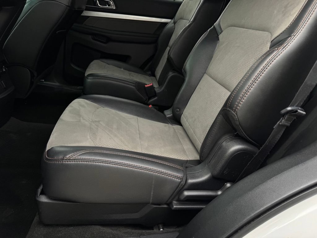 Certified 2017 Ford Explorer XLT w/ Equipment Group 202A AWD/4WD image 10