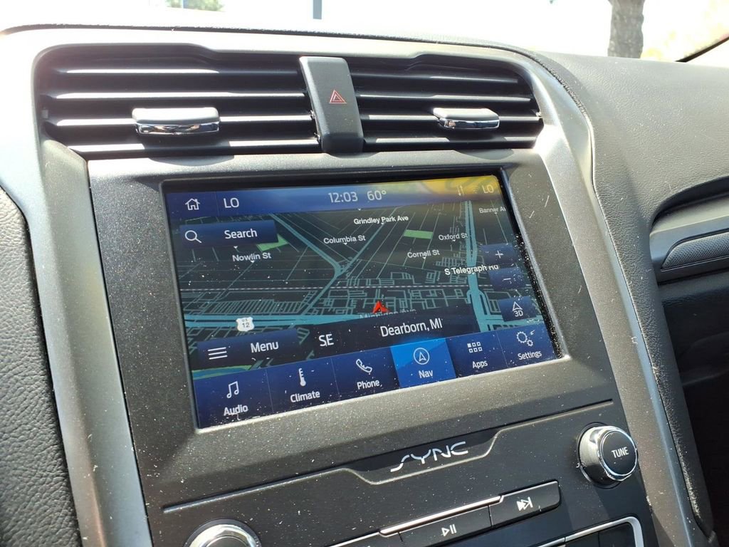 Certified 2020 Ford Fusion SE FWD image 19