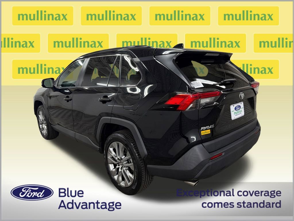 Used 2023 Toyota RAV4 XLE Premium FWD image 11