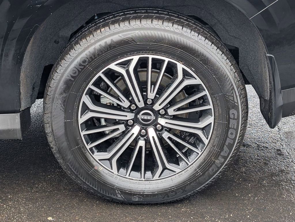 Used 2025 Nissan Armada Platinum image 16