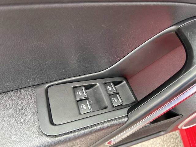 Used 2018 Volkswagen Beetle 2.0T S image 19