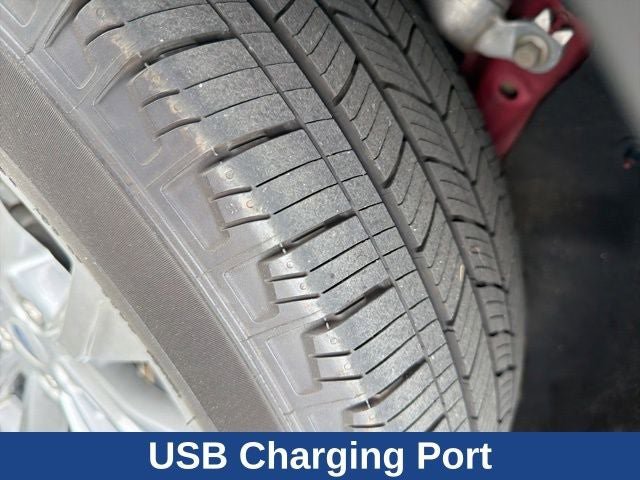 Certified 2022 Ford Explorer XLT w/ Equipment Group 202A AWD/4WD image 10