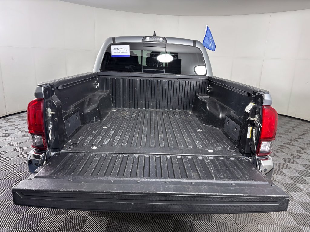Used 2018 Toyota Tacoma SR5 RWD image 28