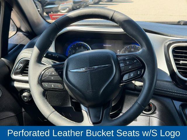 Used 2022 Chrysler Pacifica Touring-L w/ S Appearance Package AWD/4WD image 19