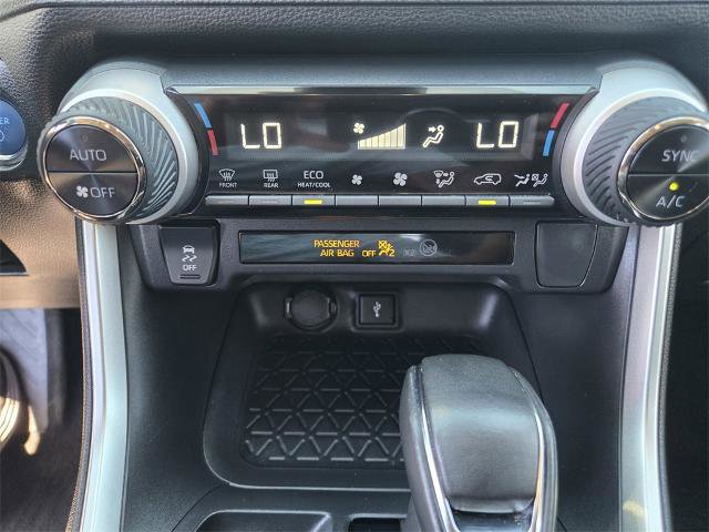 Used 2022 Toyota RAV4 XLE Premium image 21