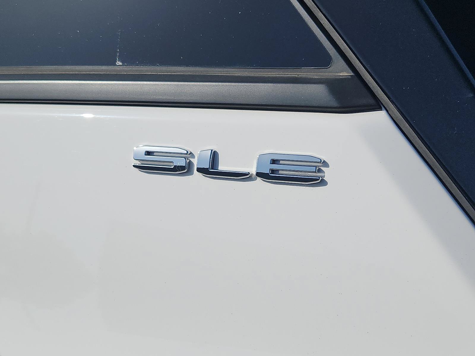 Used 2023 GMC Terrain SLE w/ Driver Convenience Package AWD/4WD image 30
