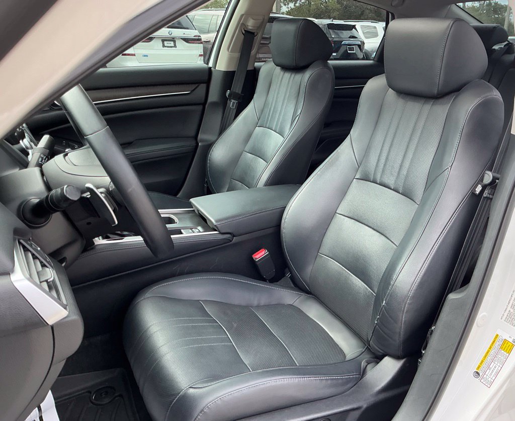 Used 2018 Honda Accord Touring image 27