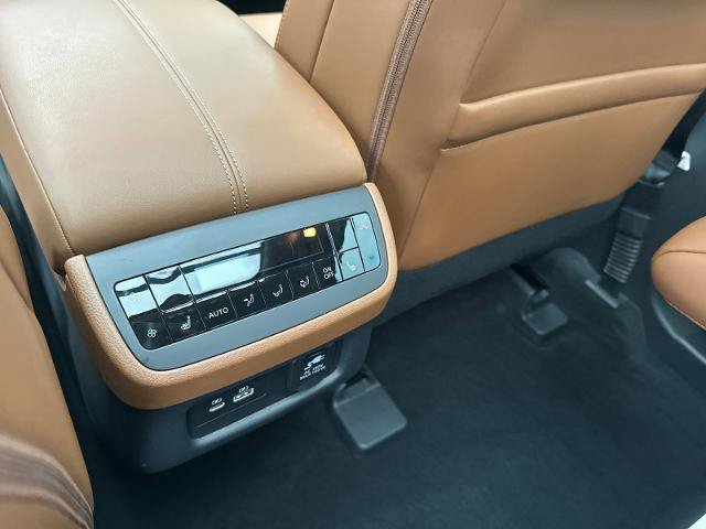 Used 2025 Nissan Pathfinder Platinum w/ Cargo Package AWD/4WD image 28
