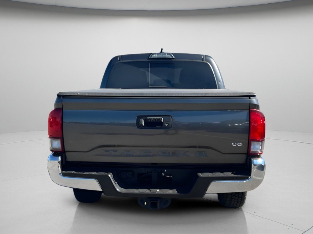 Used 2018 Toyota Tacoma SR5 RWD image 9