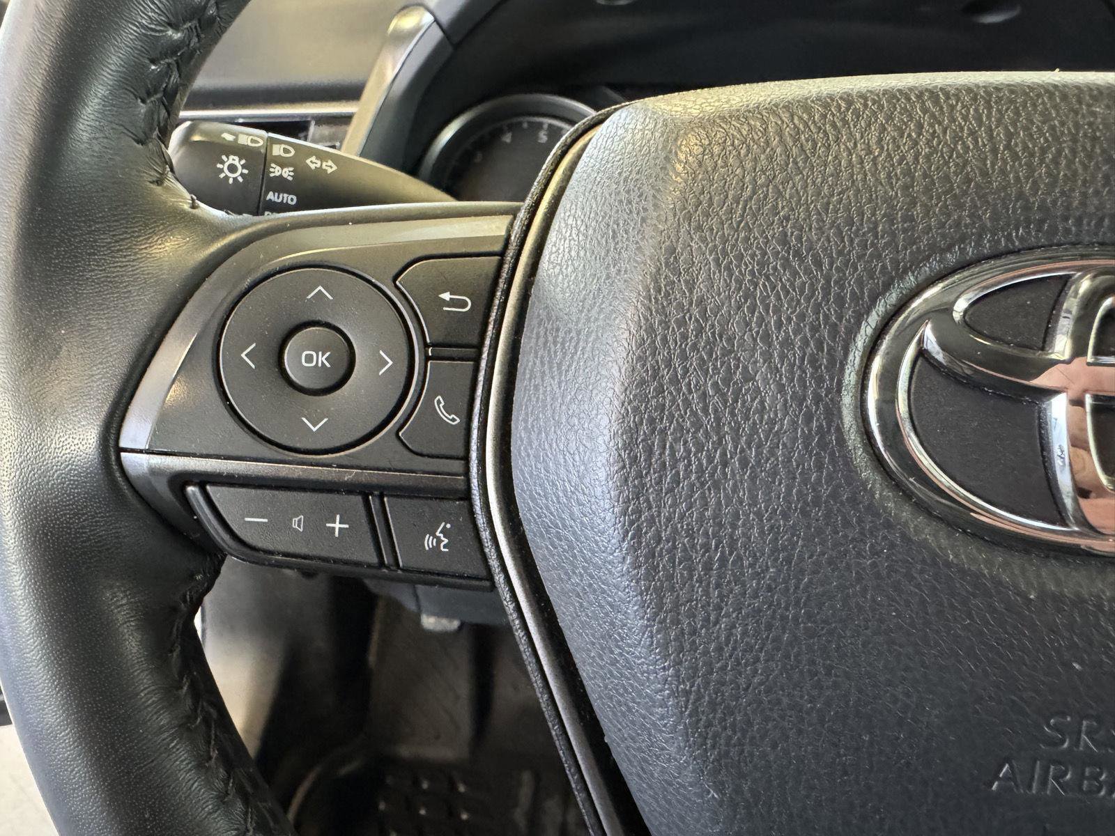 Used 2022 Toyota Camry SE FWD image 14