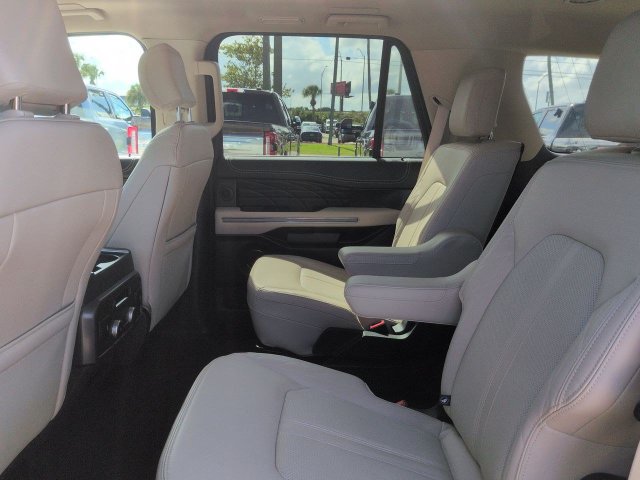 Certified 2024 Ford Expedition Platinum AWD/4WD image 16