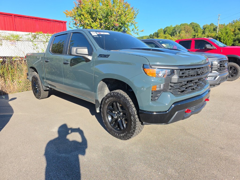 Used 2026 Chevrolet Silverado 1500 Custom Trail Boss w/ LPO, Dark Essentials Package AWD/4WD image 1