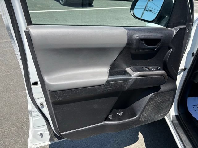 Used 2022 Toyota Tacoma SR5 w/ SR5 Appearance Package (SM) AWD/4WD image 13