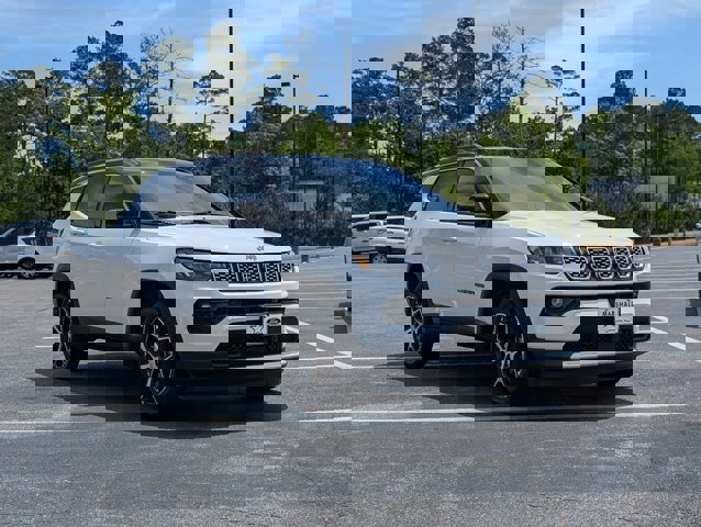 Used 2024 Jeep Compass Limited AWD/4WD image 7