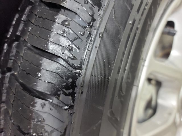 Used 2024 Chrysler Pacifica Touring-L FWD image 11