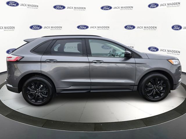Certified 2022 Ford Edge SE w/ Black Appearance Package image 2
