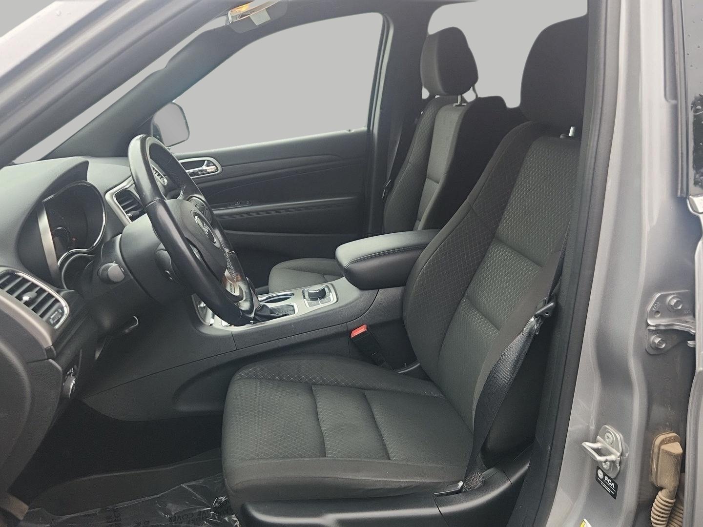 Used 2021 Jeep Grand Cherokee Laredo AWD/4WD image 15