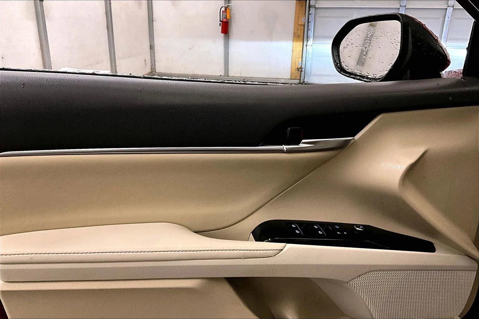 Used 2019 Toyota Camry XLE w/ Navigation Package image 22