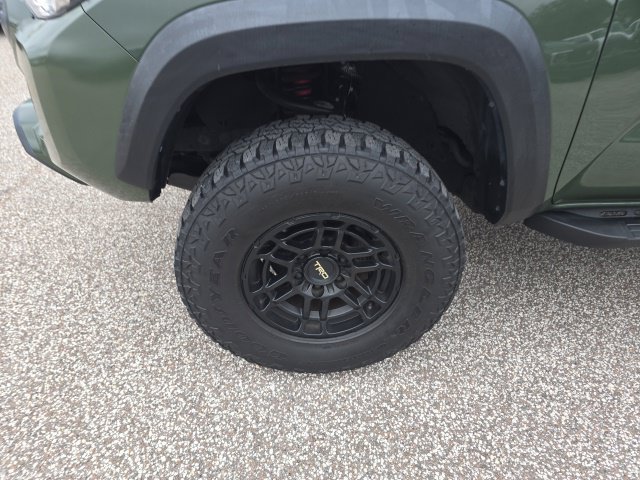 Used 2022 Toyota Tacoma TRD Off-Road w/ Technology Package RWD image 7