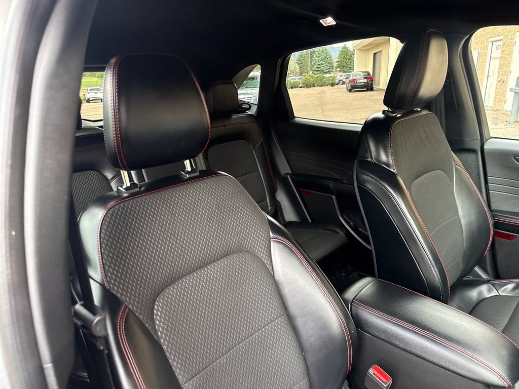 Certified 2024 Ford Escape ST-Line AWD/4WD image 32