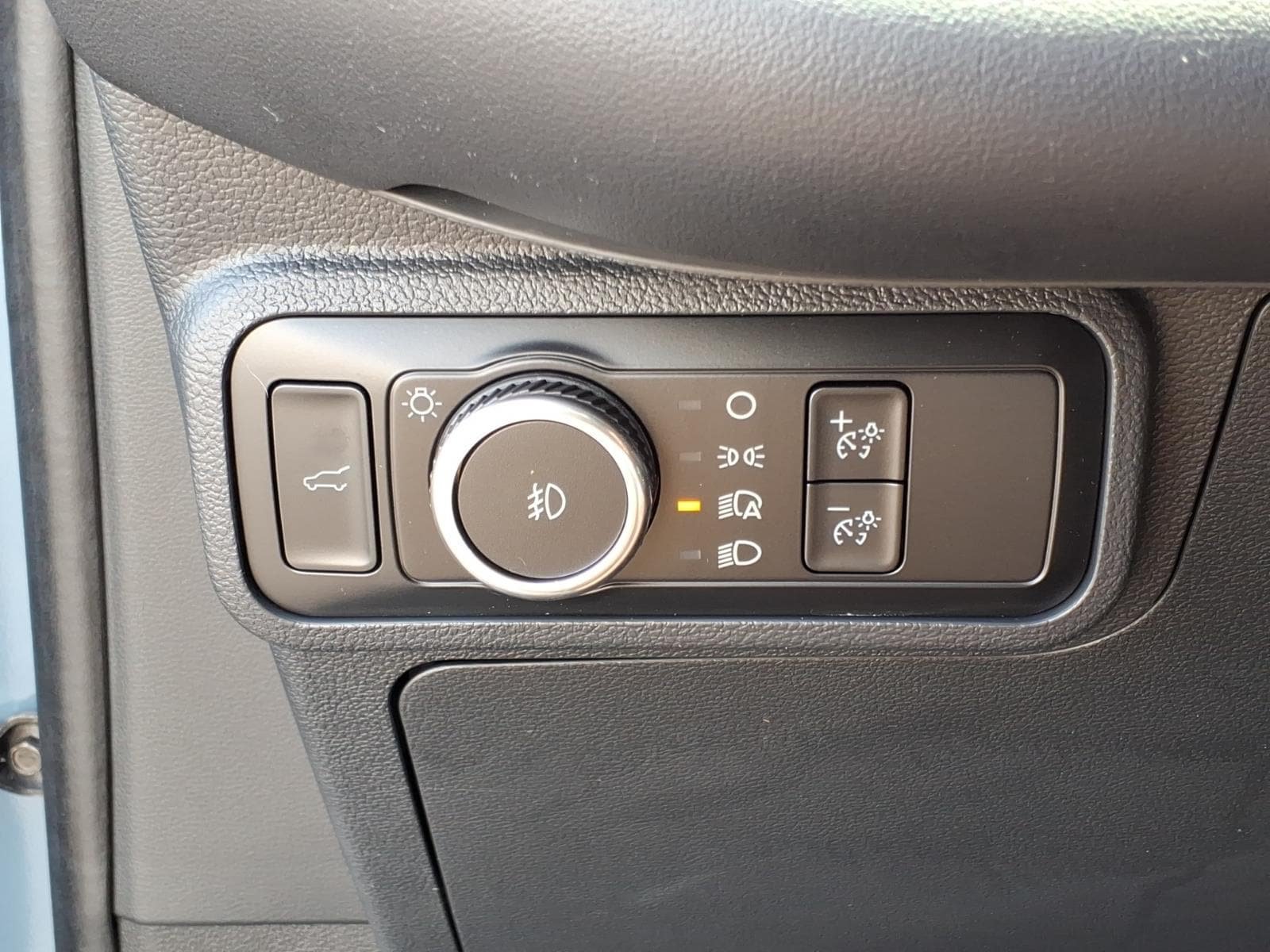 Certified 2025 Ford Explorer ST AWD/4WD image 24